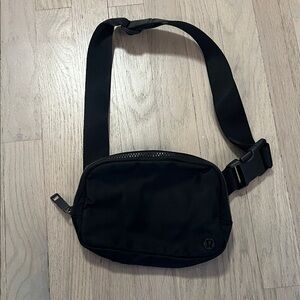 lululemon everywhere belt bag